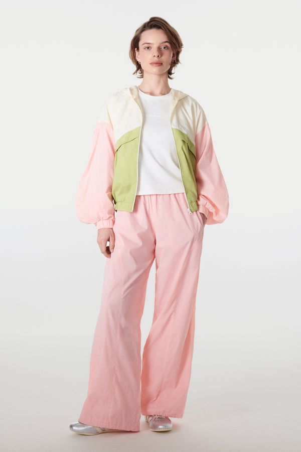 Олимпийка из нейлона 