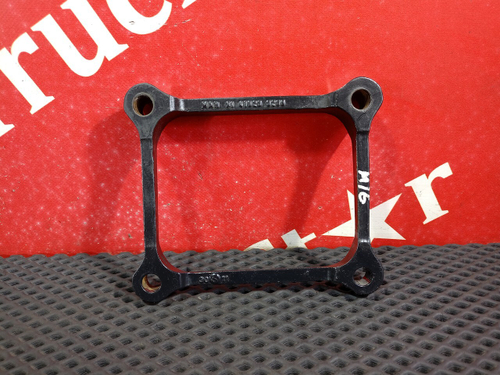 Проставка под кронштейн топливного бака