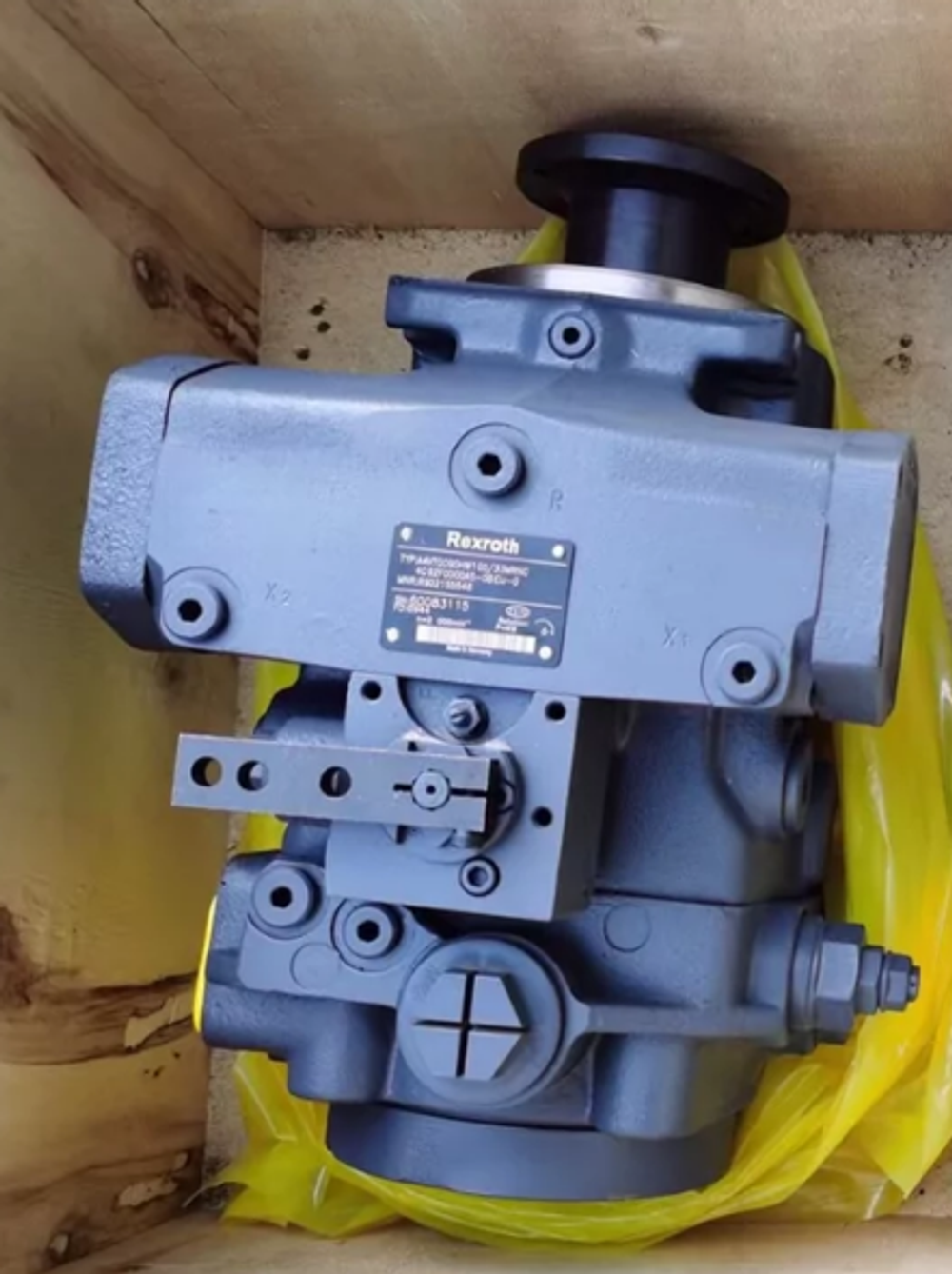Гидравлический насос  Bosch Rexroth  A4VTG90HW
