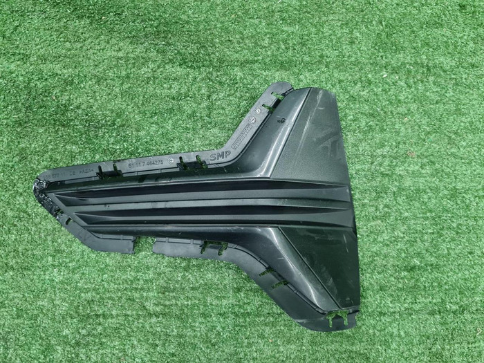 Накладка переднего бампера левая BMW 3er G20 18-22