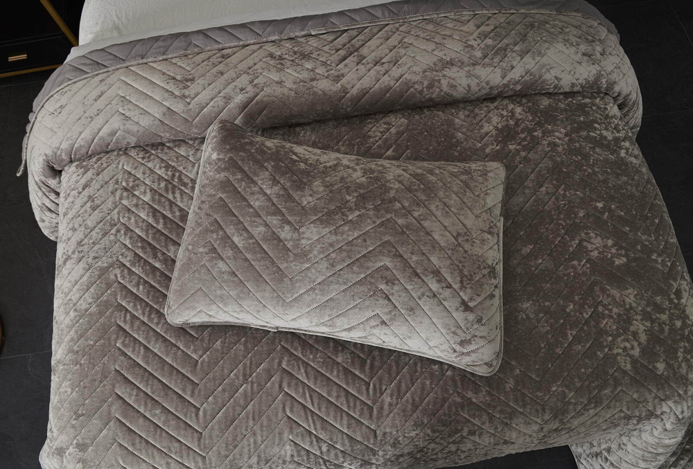 Покрывало 160x220 Sofi De MarkO Фернанд бежевое