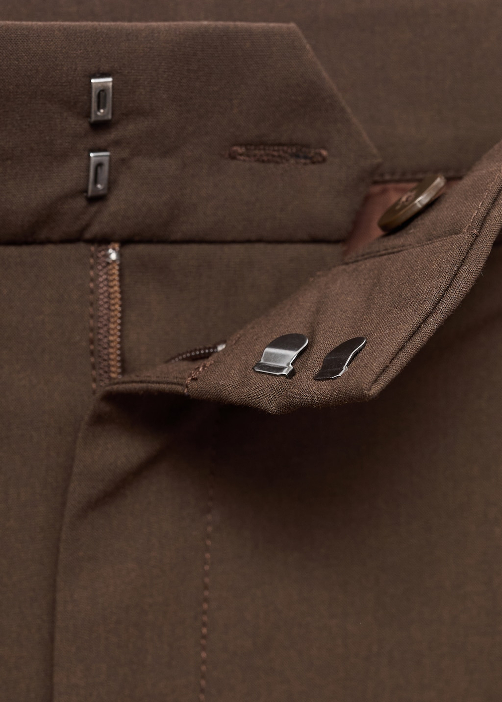 Брюки с широкими штанинами и низкой посадкой