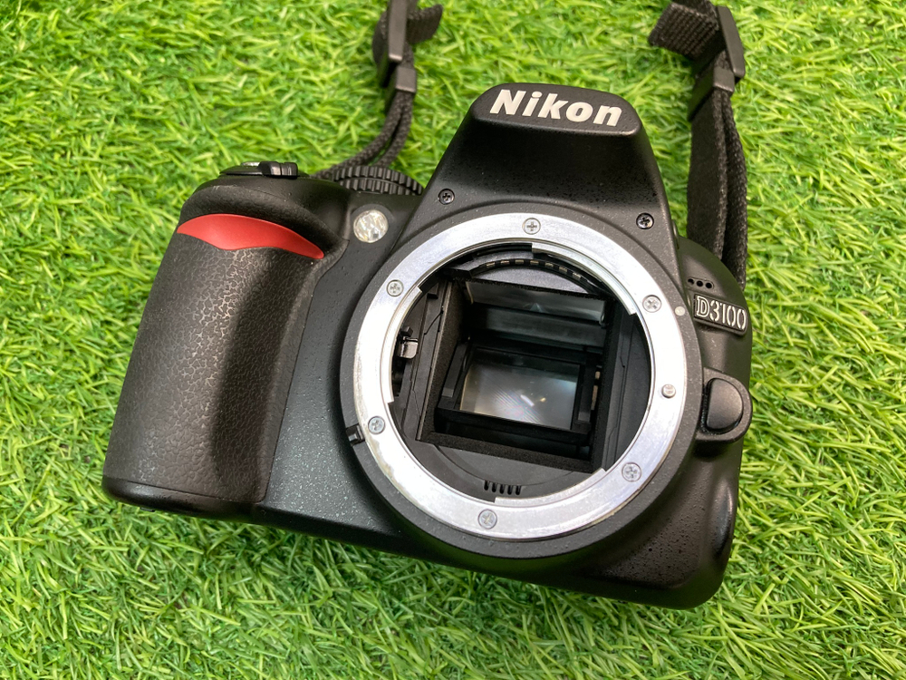 Nikon D3100 kit 18-55mm 3.5-5.6G VR 5000 кадров