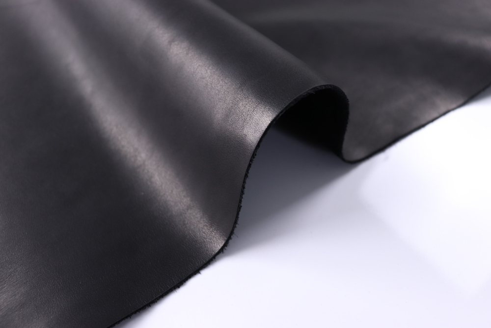 1,4-1,6 Кожа для верха обуви черная "Краст Коди"