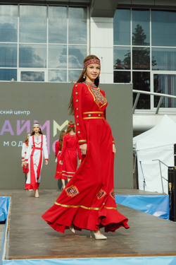 Платье «Чегеç» (Коллекция «Нарспи»)