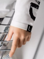 Белый лонгслив оверсайз для мальчика