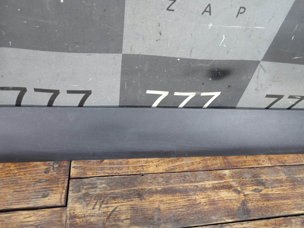 Накладка крышки багажника нижняя Toyota RAV4 V (XA50) 18-нв Б/У Оригинал 768020R070