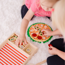Spin Master 93611 20155221 — Игровой набор Melissa & Doug деревянная пицца с 36 аксессуарами Pizza Party — фото 7