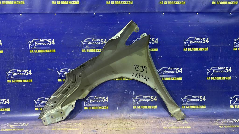 Крыло переднее правое TOYOTA AVENSIS 2008-2015