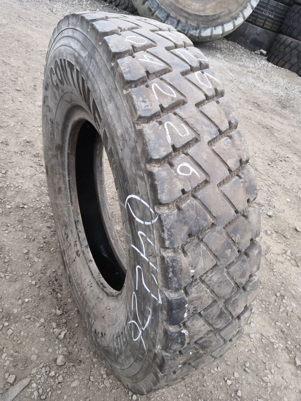 325/95R24 Continental HDC1 шина б/у