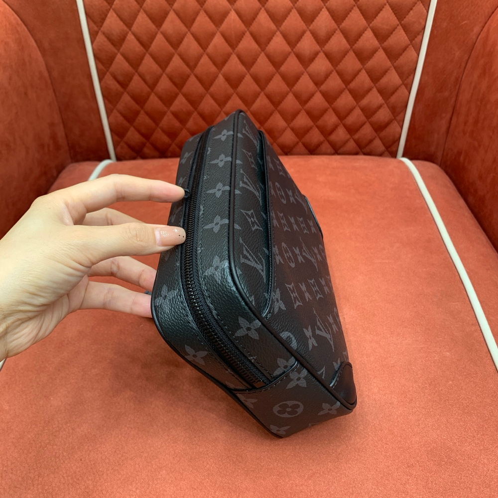 Louis Vuitton Pochette Kasai