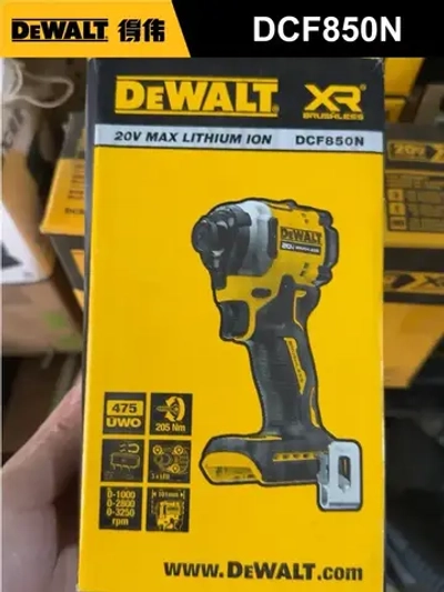 DeWalt Шуруповерт, 20 В, 205 Нм, 0 АКБ