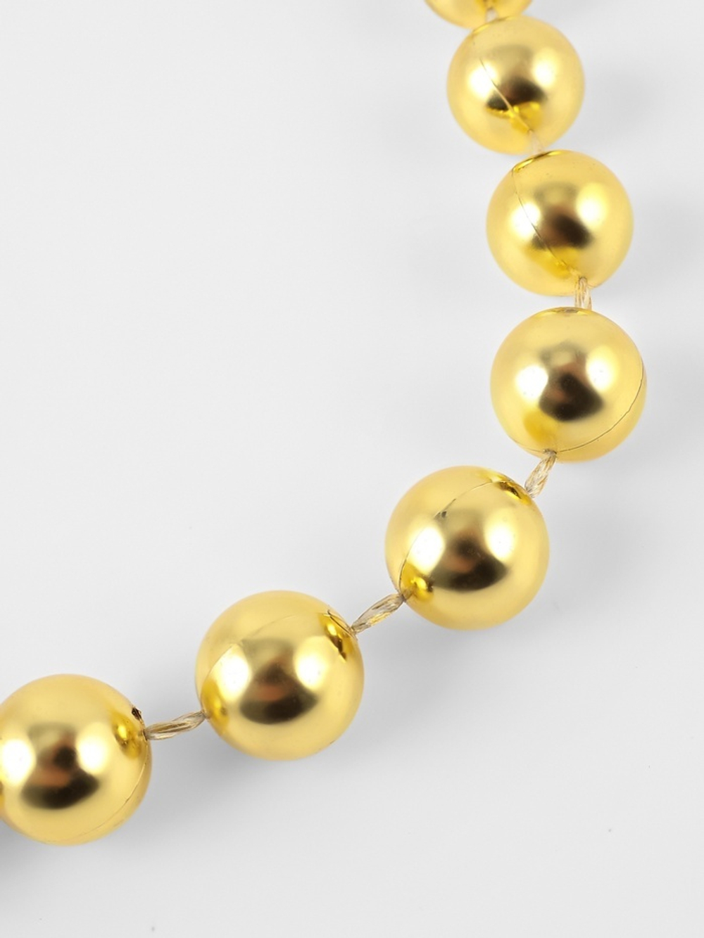 Бусы на нитях 12 мм