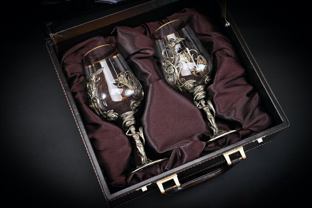 Набор бокалов для вина «Флора» 2 шт. в подарочном футляре с художественным оформлением