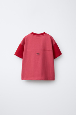 ZARA ФУТБОЛКА С КОНТРАСТНЫМИ РУКАВАМИ И ПРИНТОМ, КРАСНЫЙ