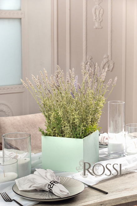 Букет из лаванды в мятном кашпо