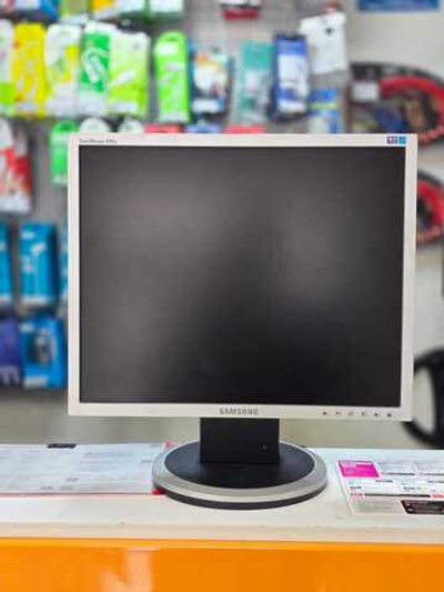 Монитор Samsung SyncMaster 940n 19"