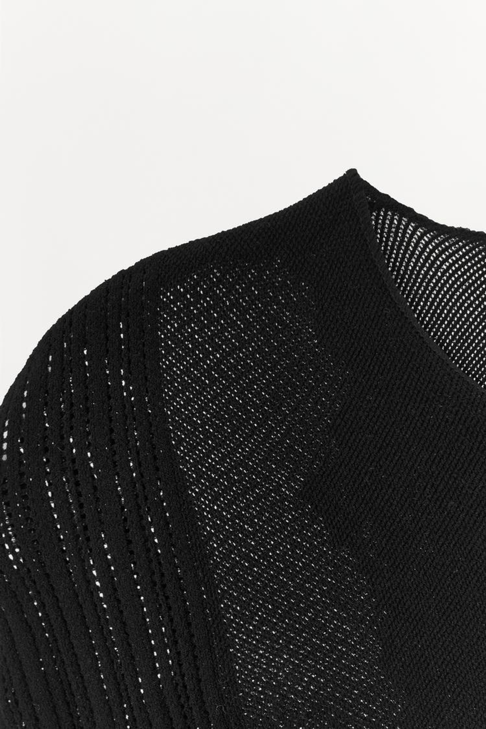 ZARA БЕСШОВНЫЙ КРУЖЕВНОЙ ТОП, ЧЕРНЫЙ