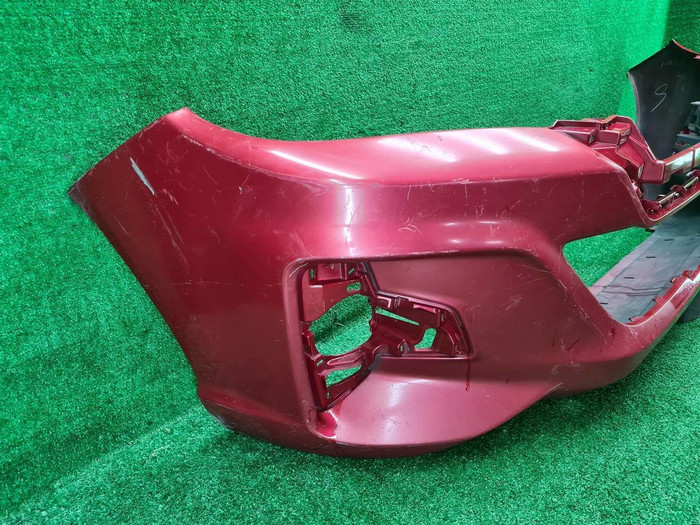 Бампер передний Toyota Hilux 8 (2018-2020)