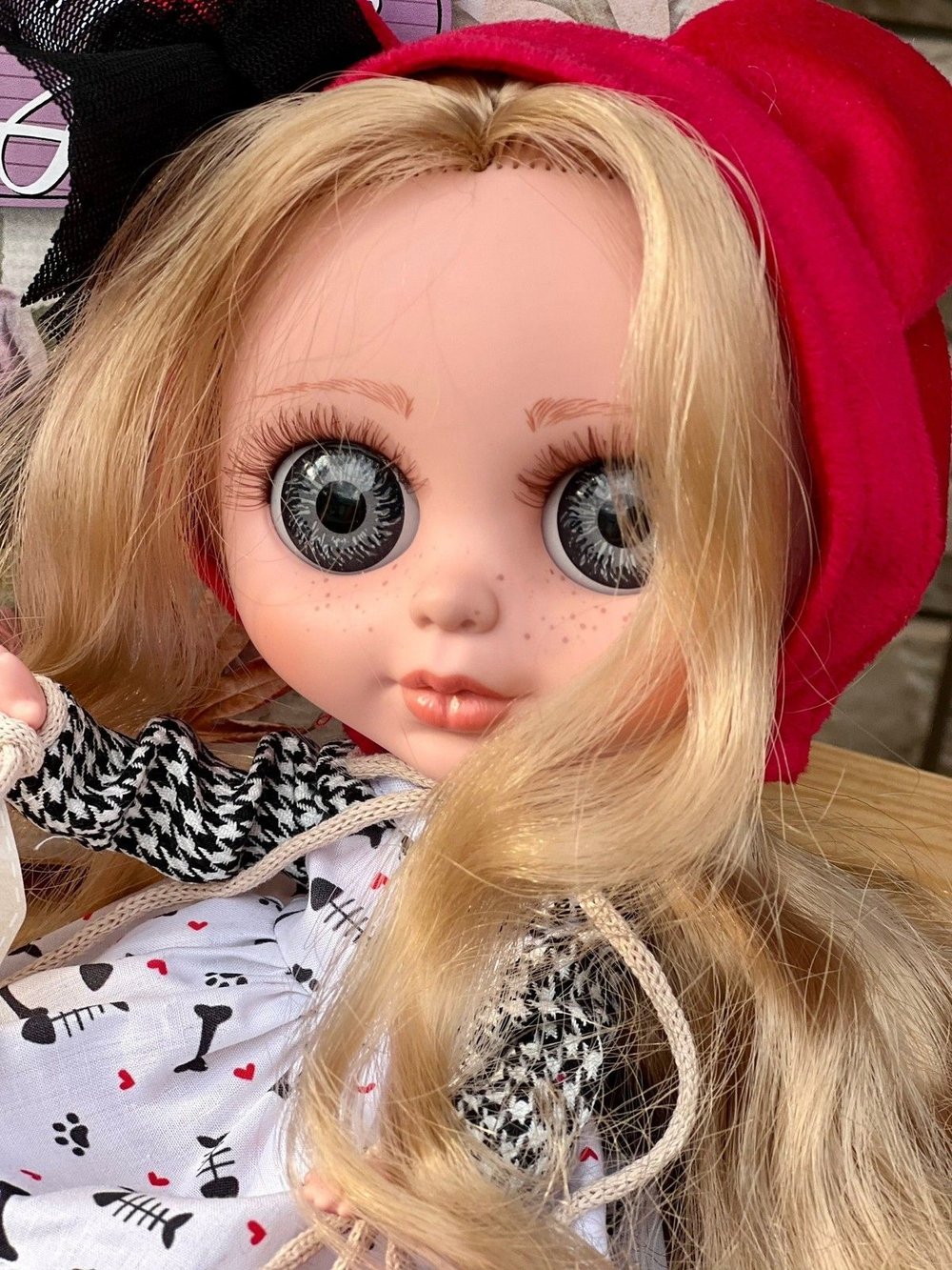 Кукла BERJUAN виниловая 32см BIGGERS Marianela Weber (24014)