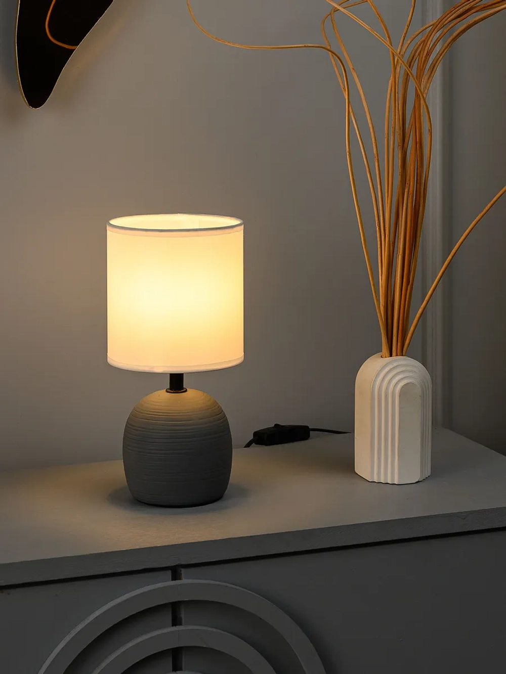 Настольный торшер на тумбочку, светильник прикроватный