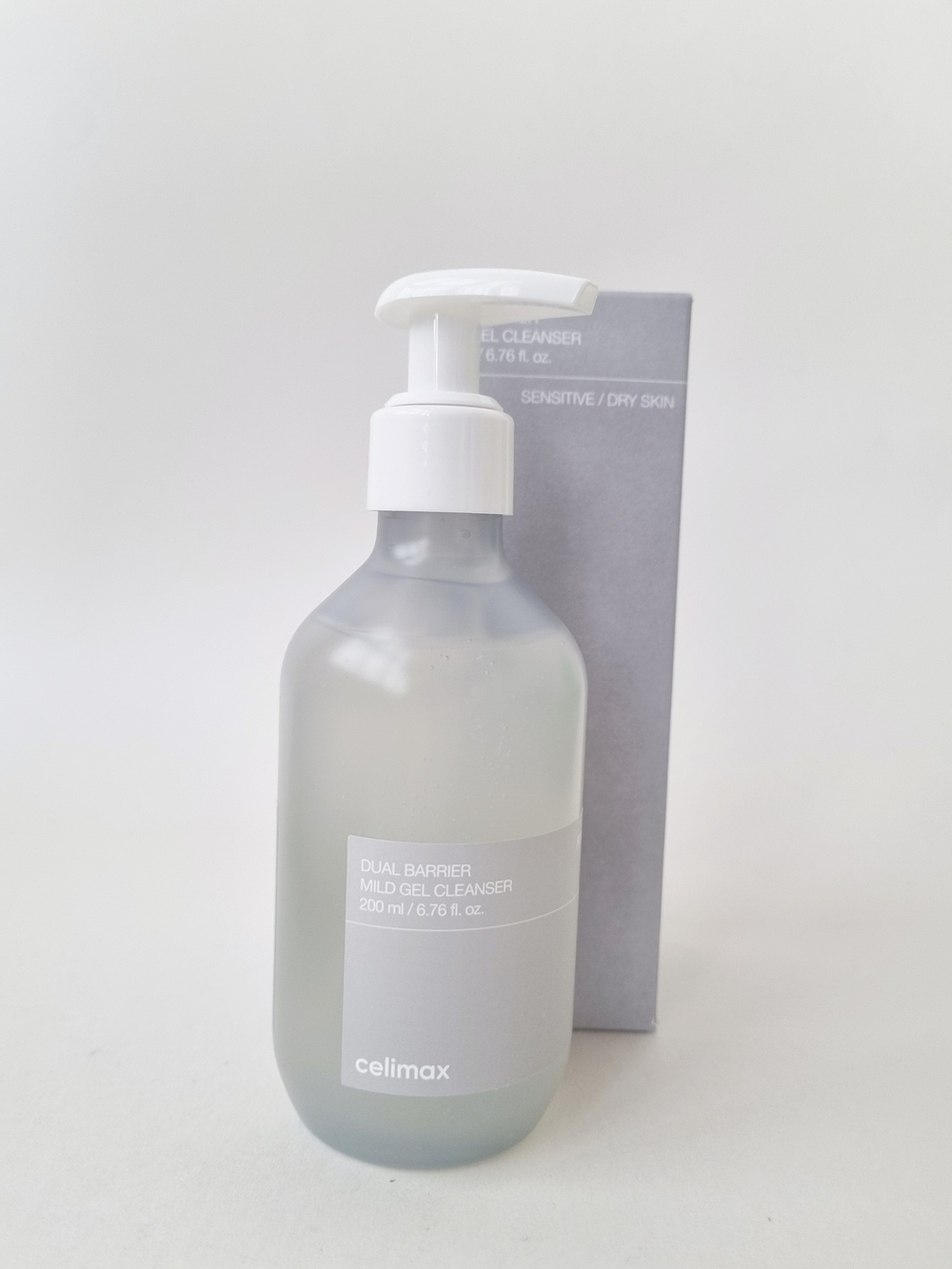 Гель-пенка для умывания с комплексом церамидов Celimax Dual Barrier Mild Gel Cleanser