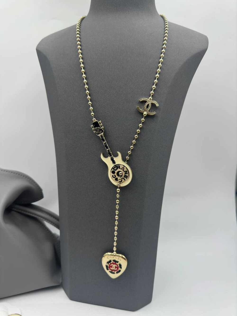 Кулон CHANEL
