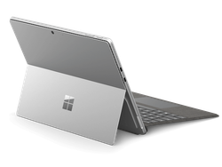 Microsoft Surface Pro 10 (Intel Core Ultra 5 135U, 16GB RAM, 256GB SSD, Wi-Fi)