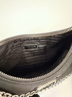 Сумка Prada Re-Edition