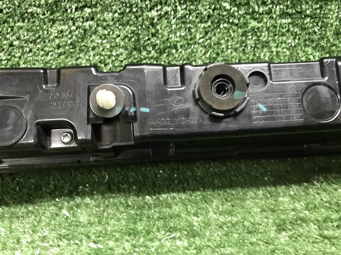 Фонарь крышки багажника Geely Monjaro (2021-н.в.)