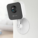 EZVIZ H1c Миниатюрная Wi-Fi-камера с универсальным разъемом Type-C.