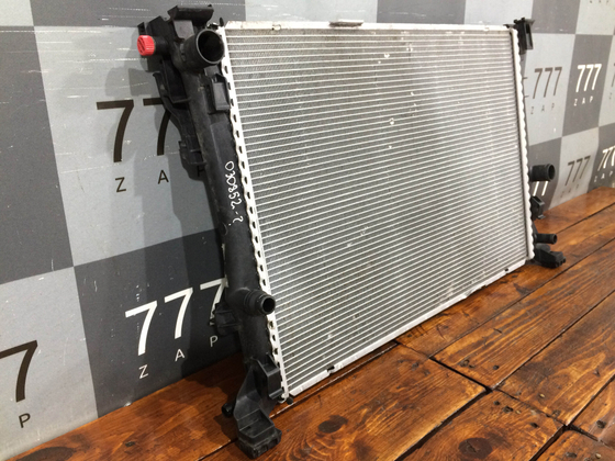 Радиатор двигателя Mercedes B-Class (W246) Б/У Оригинал A2465001303