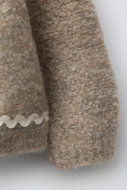 ZARA ВЯЗАНЫЙ КАРДИГАН С ВОЛАНОМ, СВЕТЛО-БЕЖЕВЫЙ