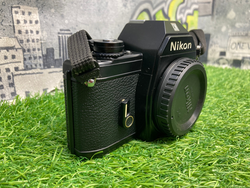 Nikon EM