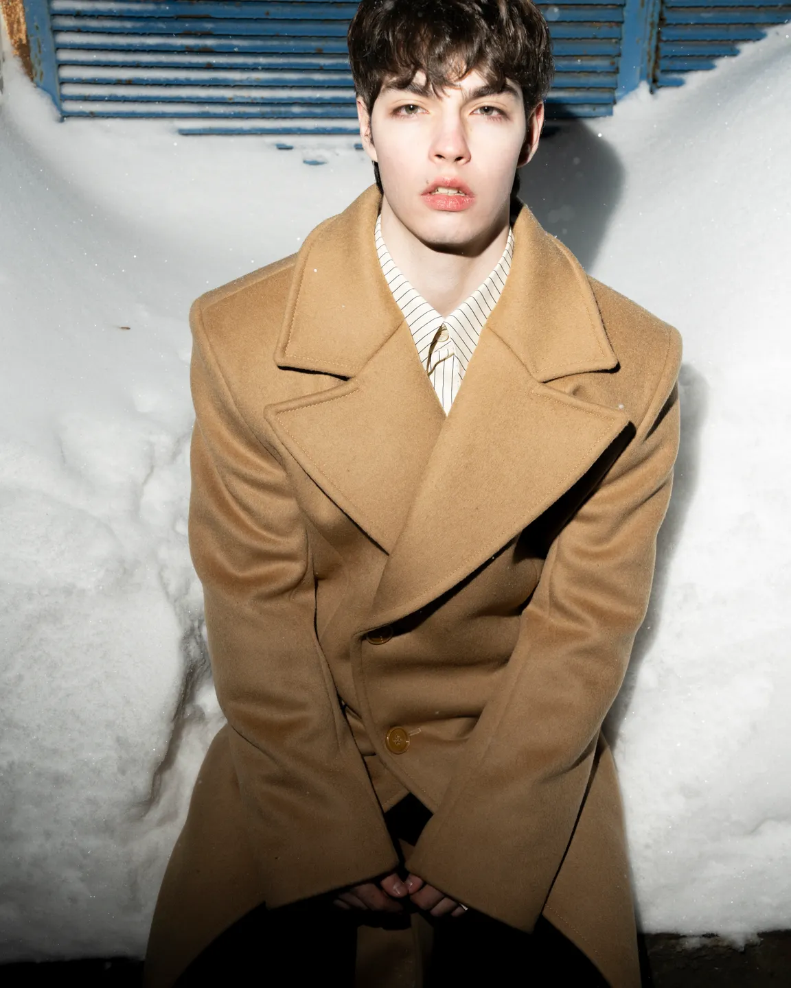 Бежевое пальто 