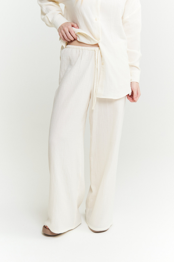 Муслиновый костюм сливочный в 44 размере