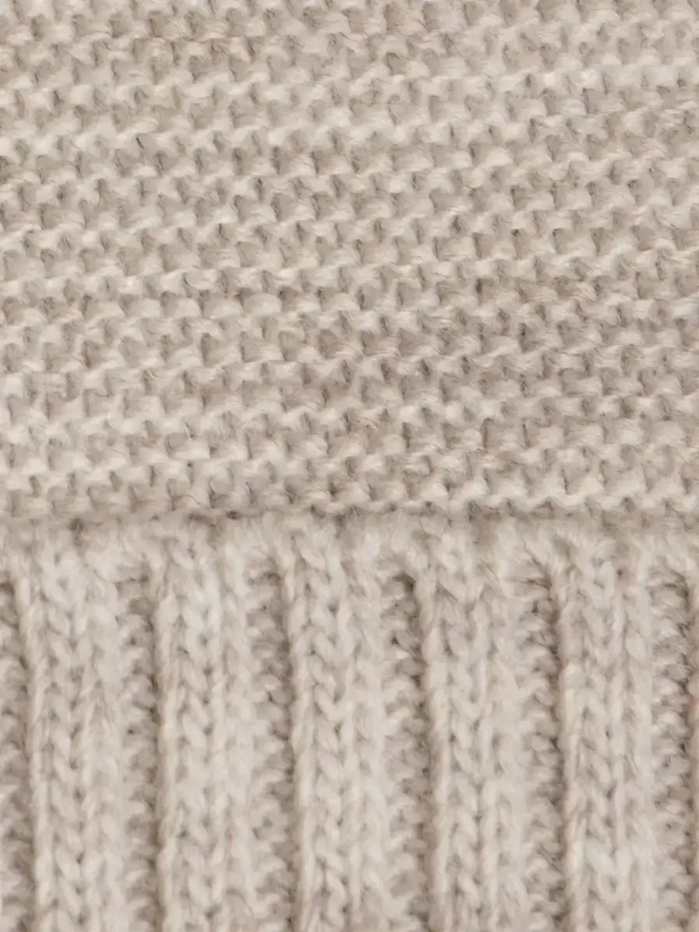 Шапка и снуд вязаная демисезонная для детей