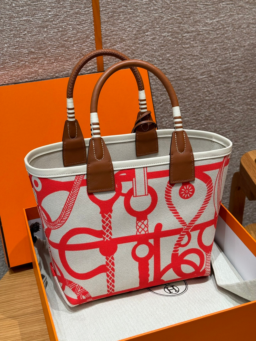 Hermes Steeple 28 cm