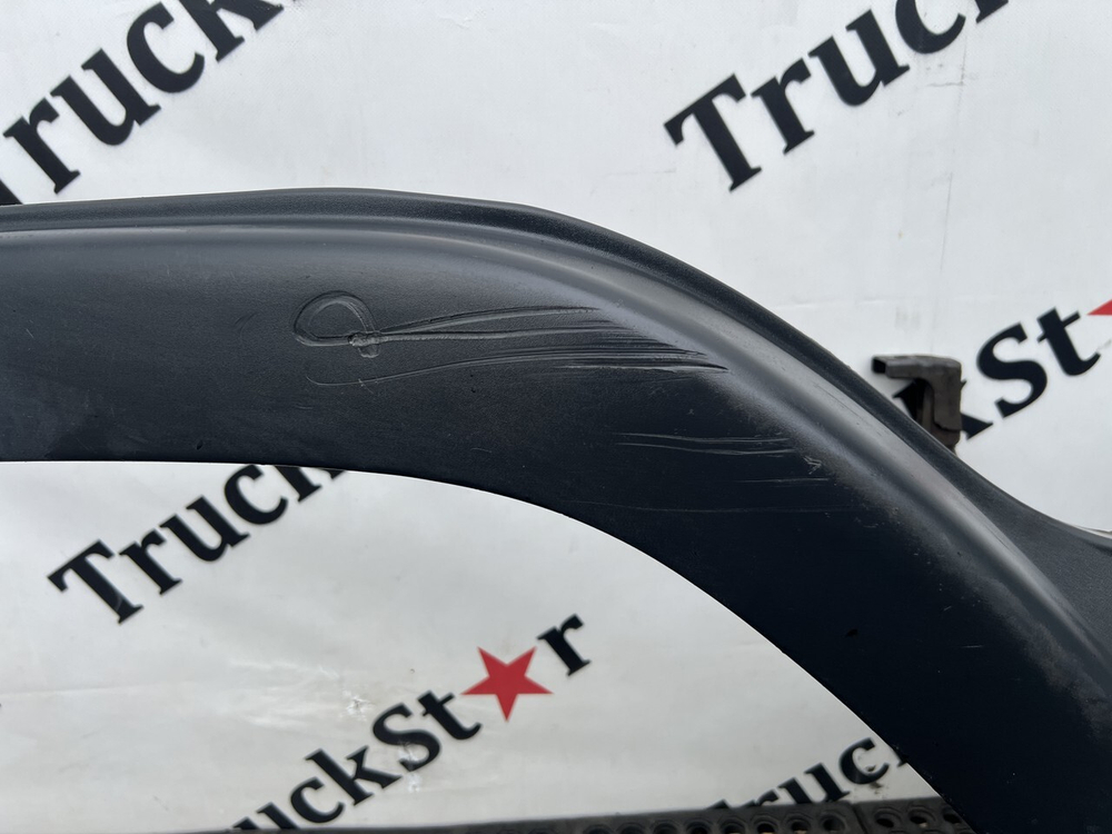 Корпус подножки правый