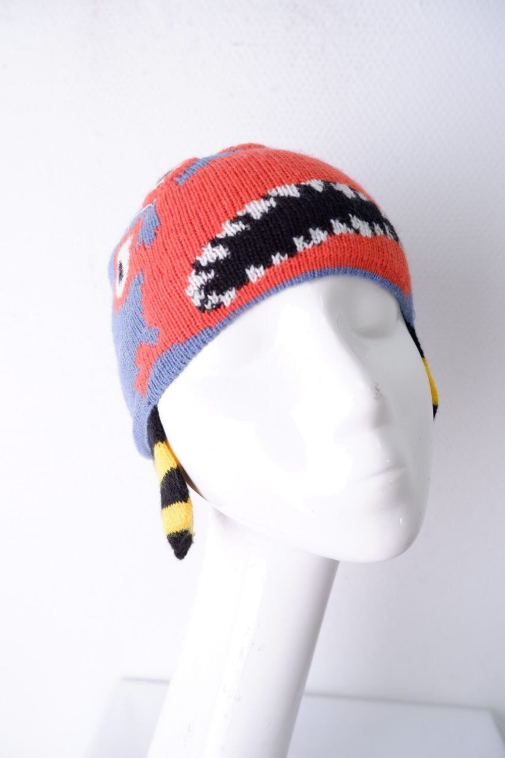 Шапка Benetton модная на 2/5 лет