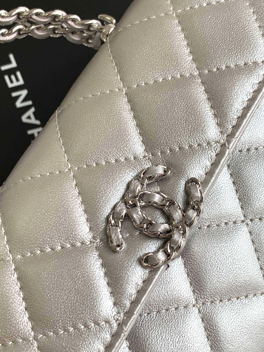 Chanel Bag 19 cm