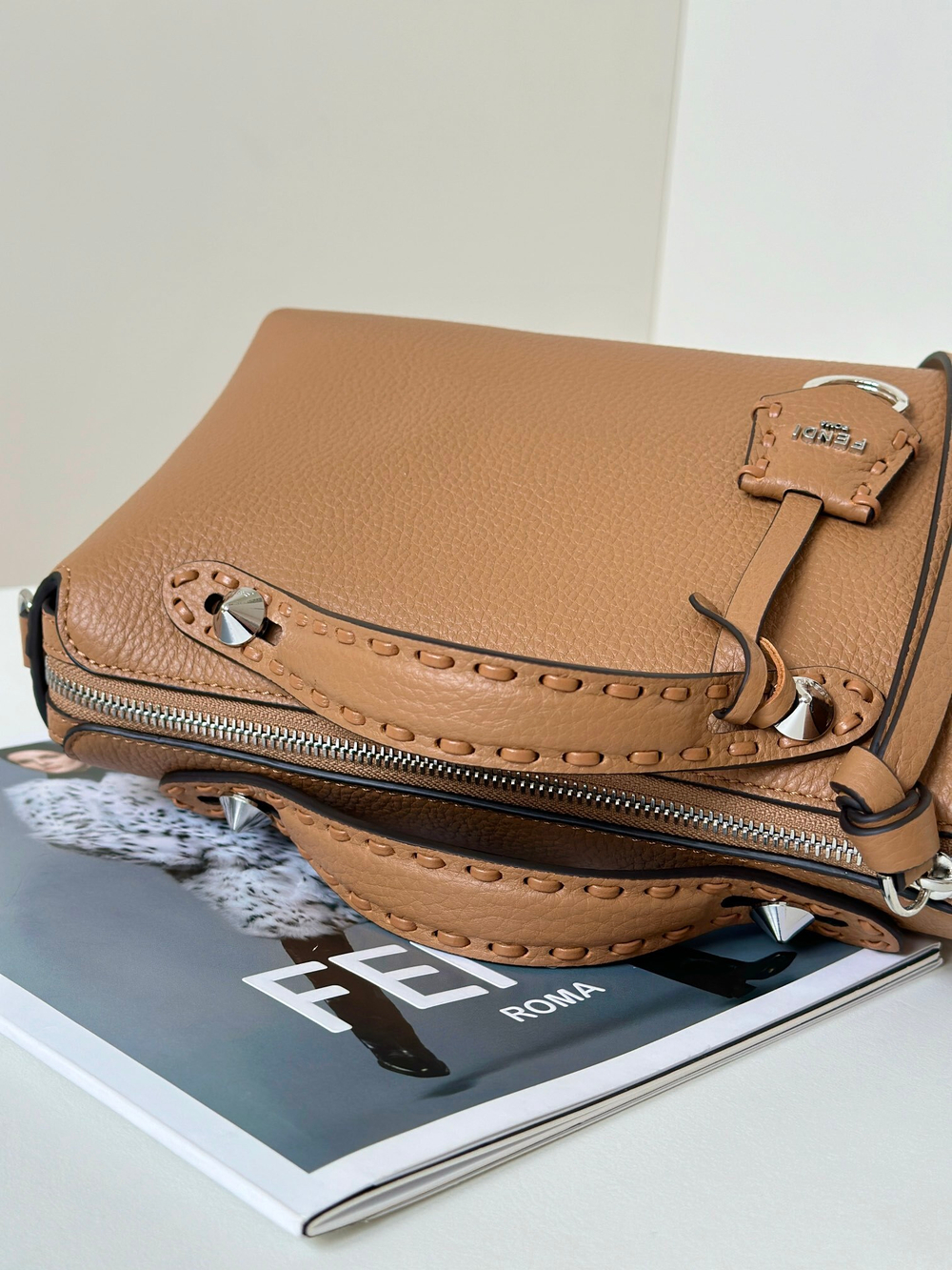 Fendi By The Way Selleria Medium 29 cm
