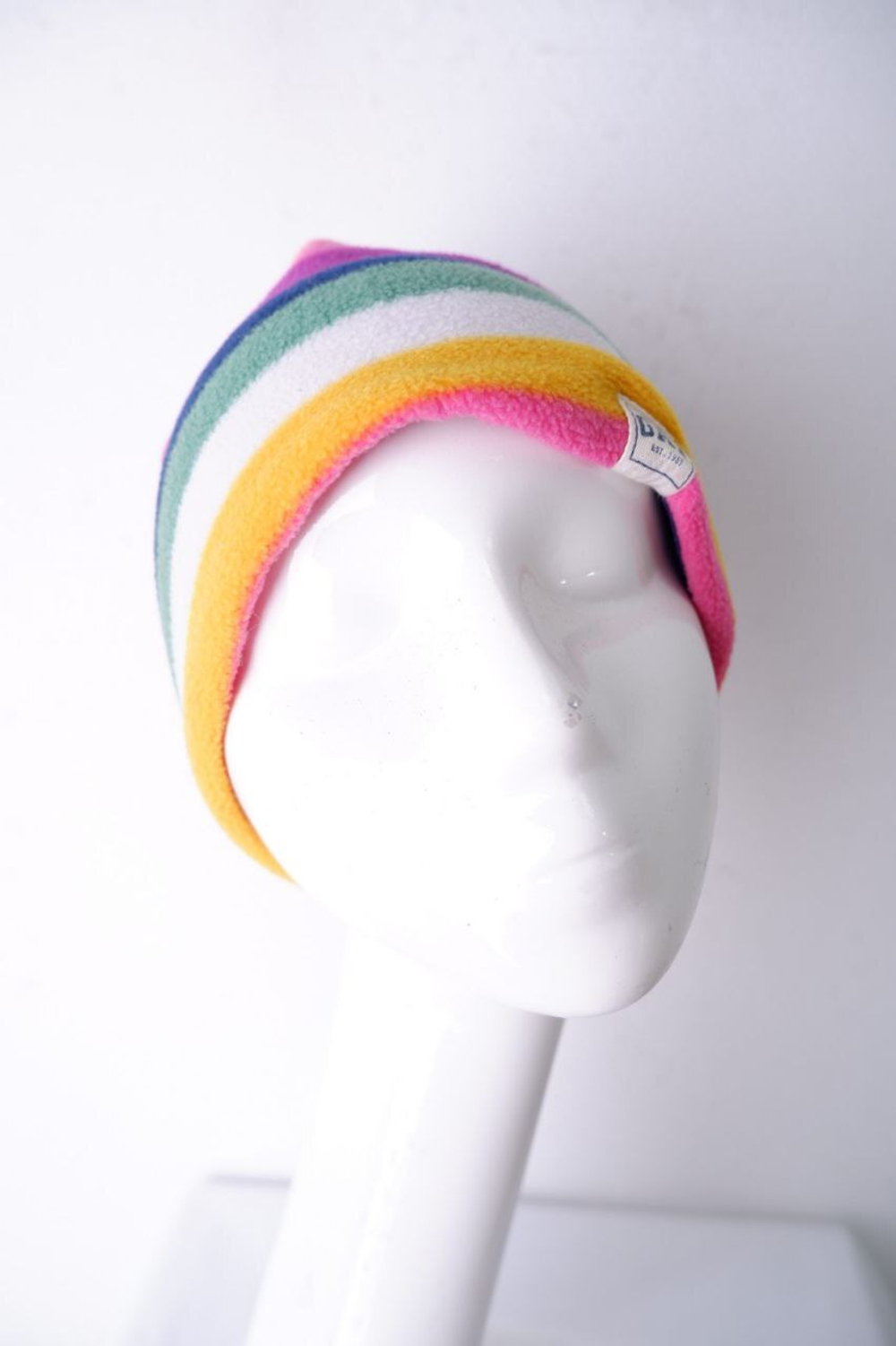 Шапка Gap в разноцветную полоску на 5-8 лет