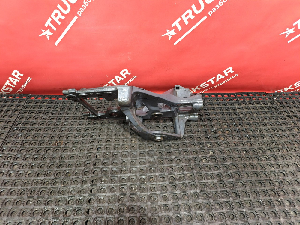 Кронштейн рессоры передней правый 2020г.