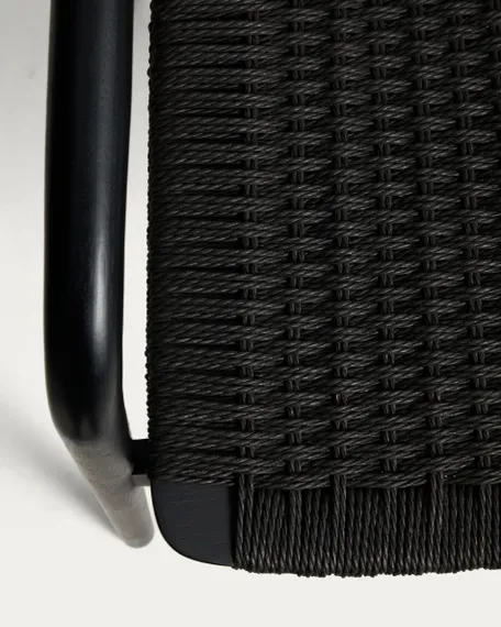 Уличный стул Derile из массива дуба и веревки в черной отделке