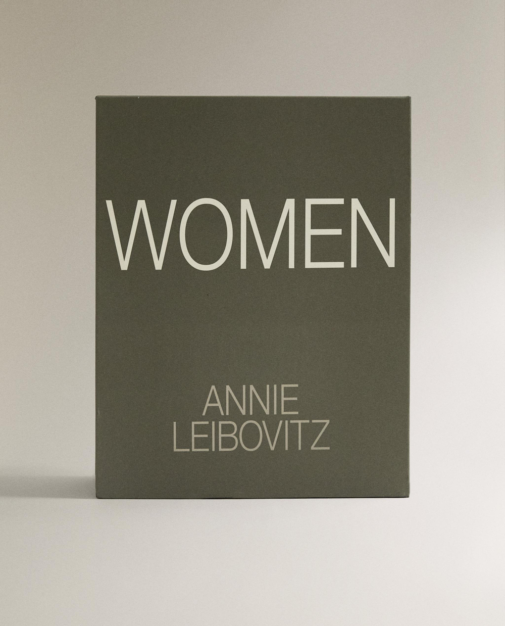 Annie Leibovitz: Women. Фотоальбом (на английском языке)