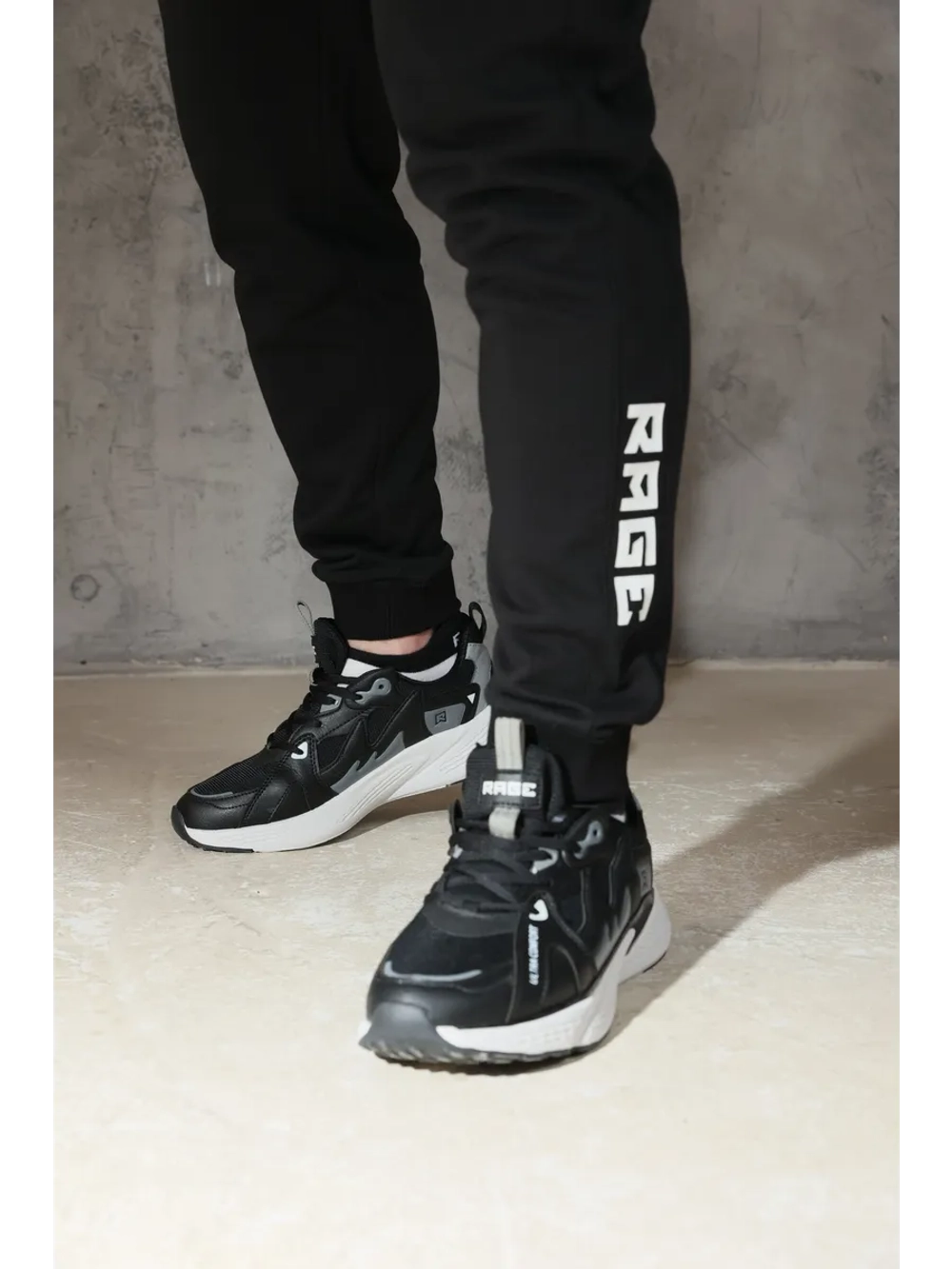 Спортивные брюки