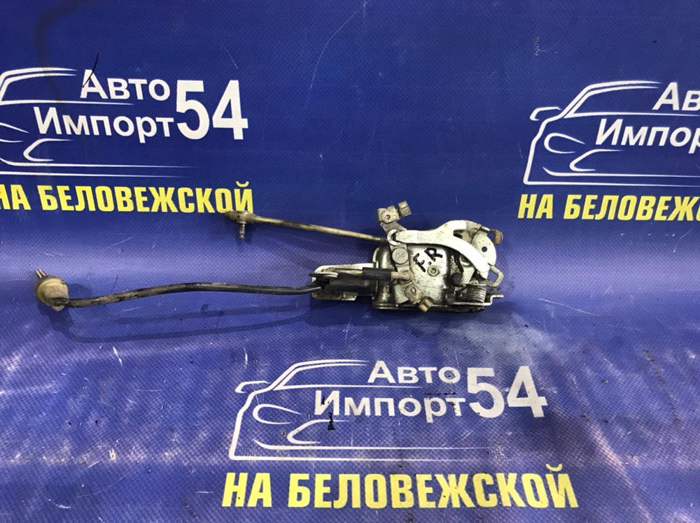 Замок двери передней правой MITSUBISHI PAJERO 1990