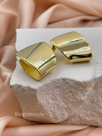 Серьги золотистые плоские изогнутые