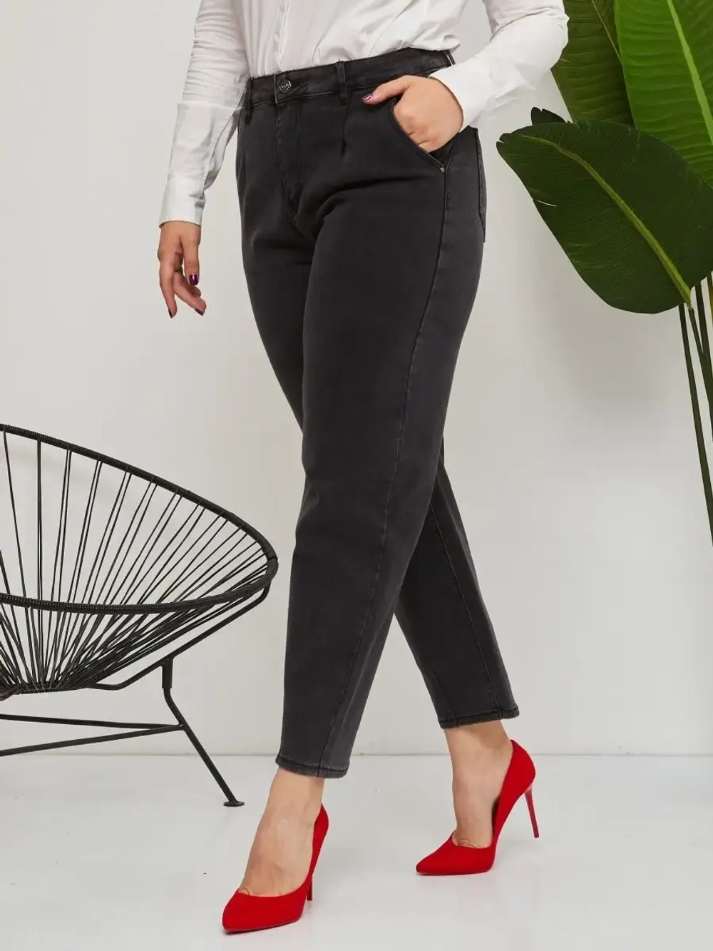 Джинсы с высокой посадкой мом фит бананы